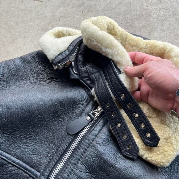 Stunning Vintage Black Sherpa Lined B-3 Style Hooded Leather Jacket 25x32.5” - Picture 2 of 8